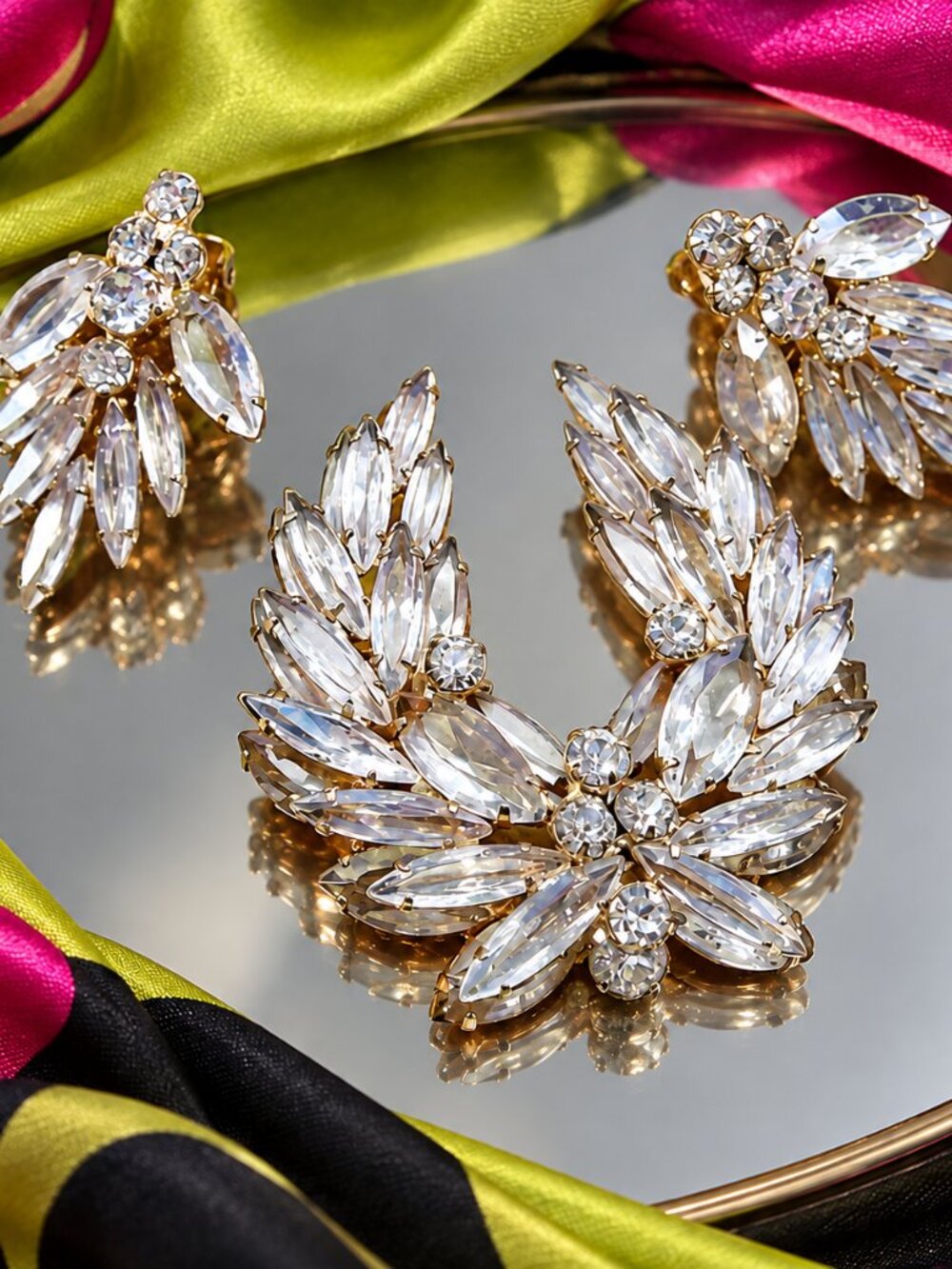 1950s Juliana Big Clear Crystal Wreath Brooch w Earrings Delizza Elster Set 1508